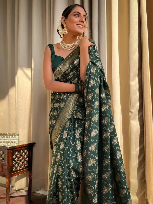 Woven_Kanjivaram_Jacquard_Banarasi_Silk_Saree