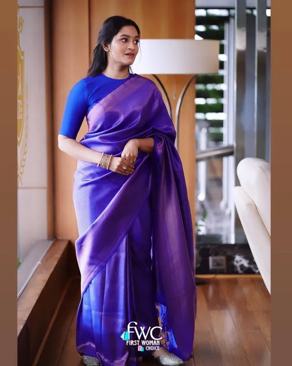 Woven_Kanjivaram_Jacquard_Banarasi_Silk_Saree