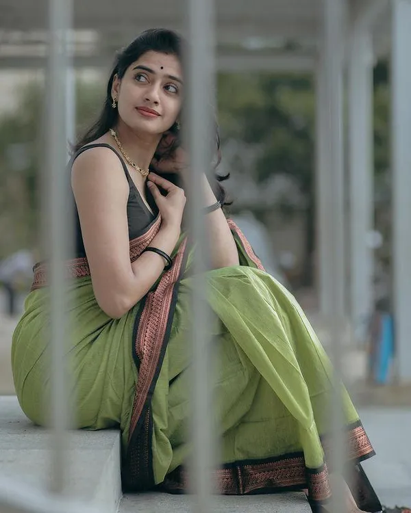 Woven_Kanjivaram_Jacquard_Banarasi_Silk_Saree