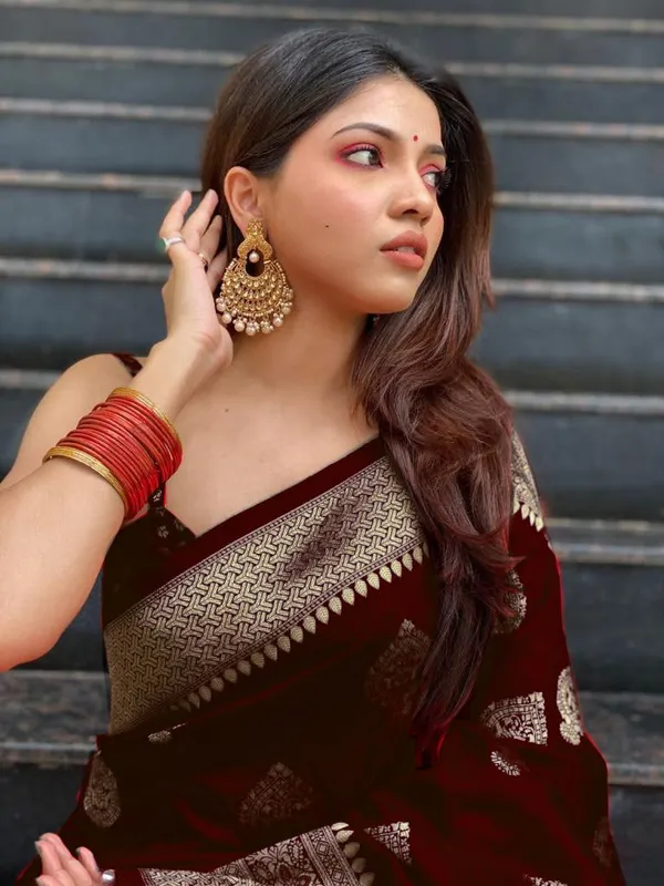Woven_Kanjivaram_Jacquard_Banarasi_Silk_Saree