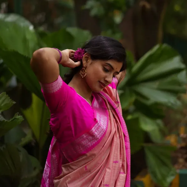 Woven_Kanjivaram_Jacquard_Banarasi_Silk_Saree