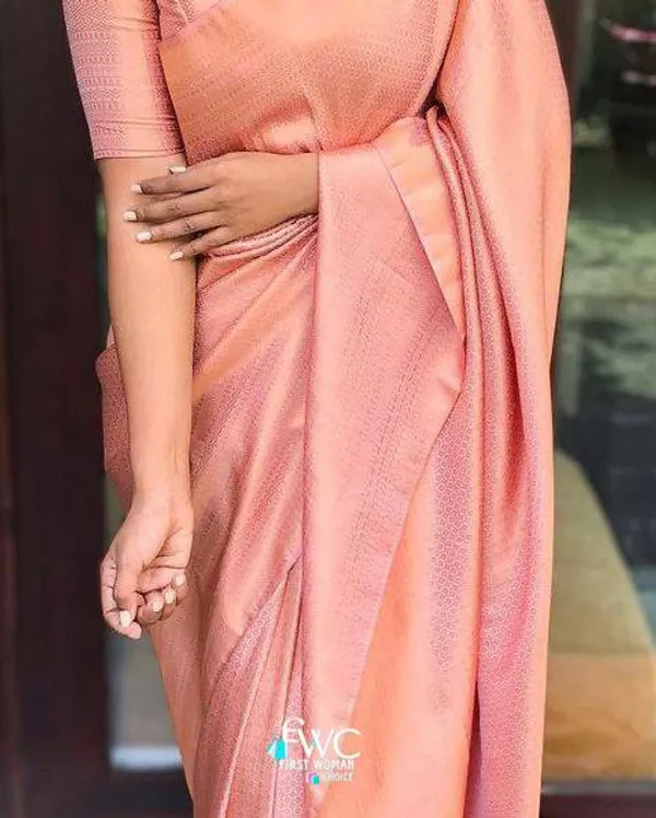Woven_Kanjivaram_Jacquard_Banarasi_Silk_Saree