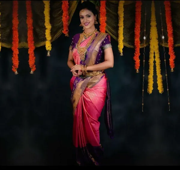 Woven_Kanjivaram_Jacquard_Banarasi_Silk_Saree