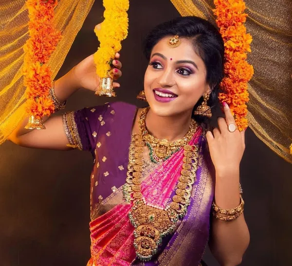 Woven_Kanjivaram_Jacquard_Banarasi_Silk_Saree
