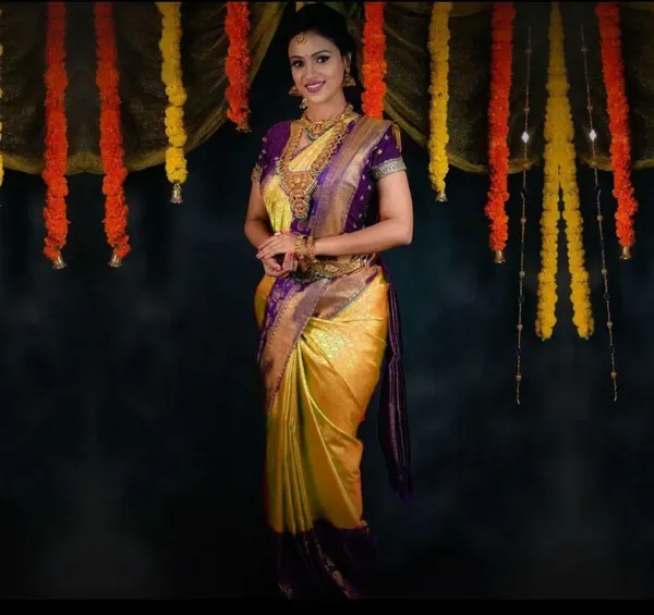 Woven_Kanjivaram_Jacquard_Banarasi_Silk_Saree