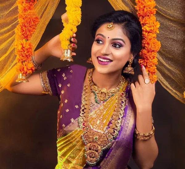 Woven_Kanjivaram_Jacquard_Banarasi_Silk_Saree