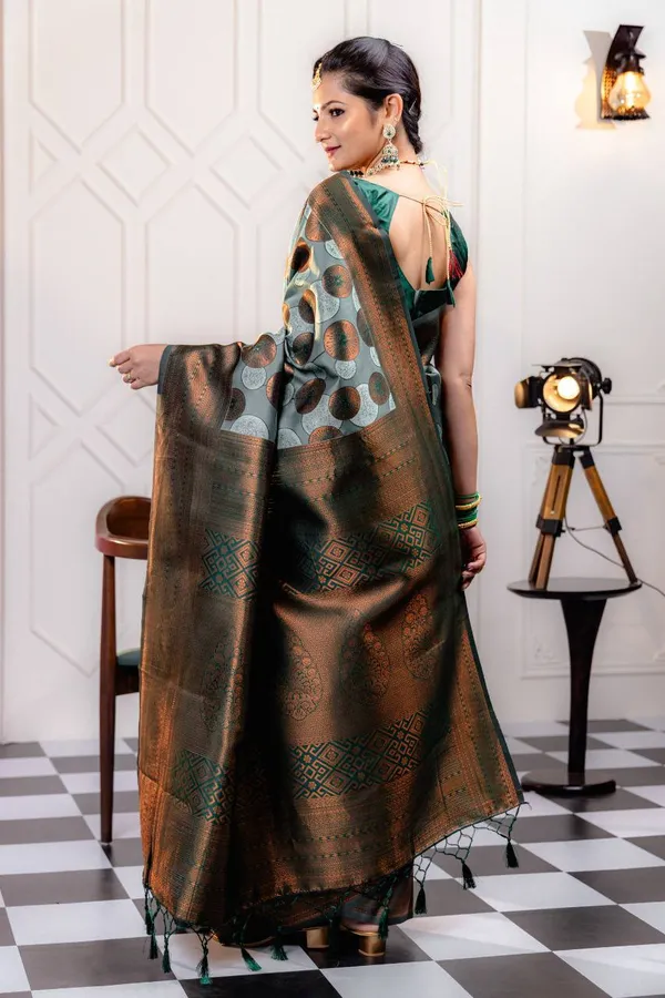 Woven_Kanjivaram_Jacquard_Banarasi_Silk_Saree