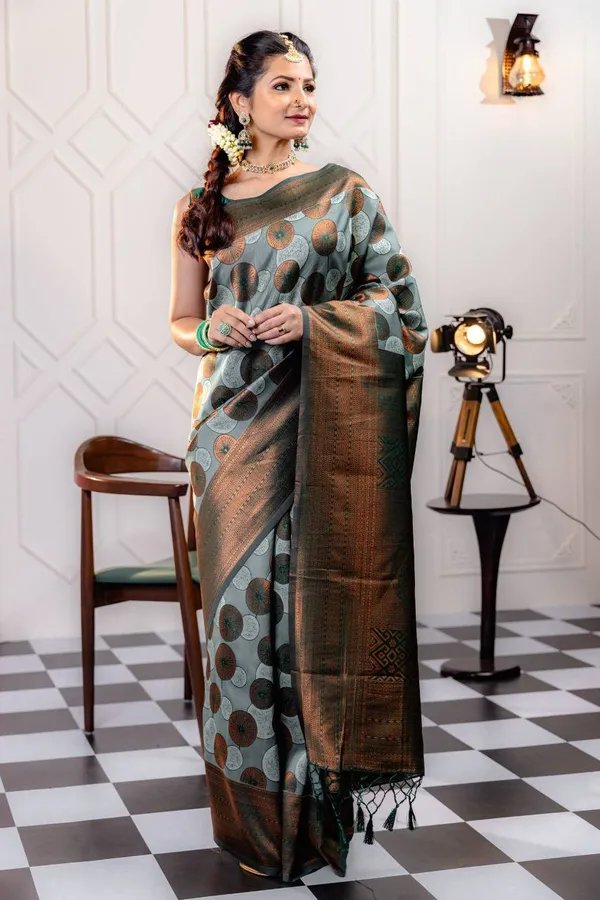 Woven_Kanjivaram_Jacquard_Banarasi_Silk_Saree