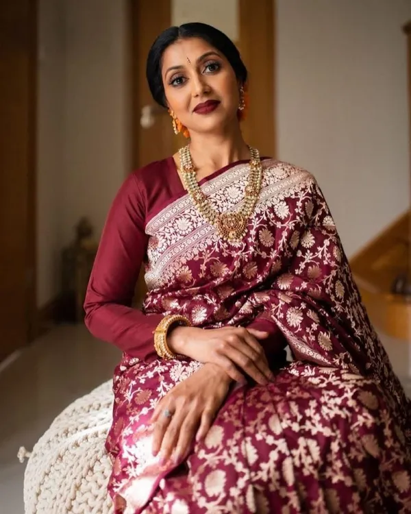 Woven_Kanjivaram_Jacquard_Banarasi_Silk_Saree