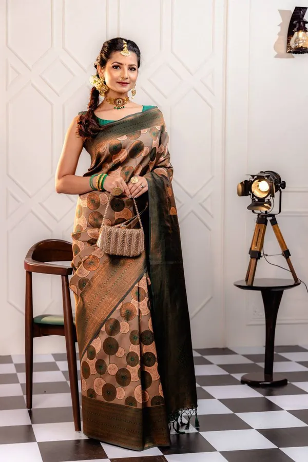 Woven_Kanjivaram_Jacquard_Banarasi_Silk_Saree