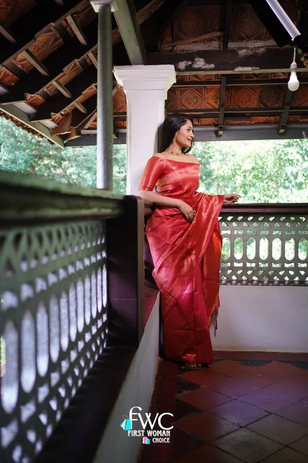 Woven_Kanjivaram_Jacquard_Banarasi_Silk_Saree