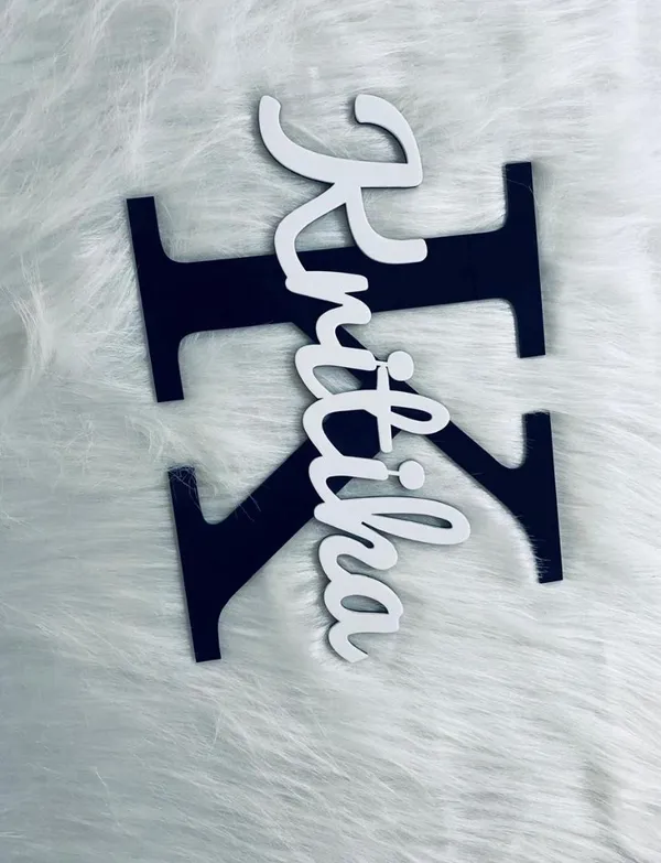 Black_&_White_Customized_Name_Frame