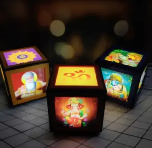 Mantra_Box_with_Illuminating_Light_Feature