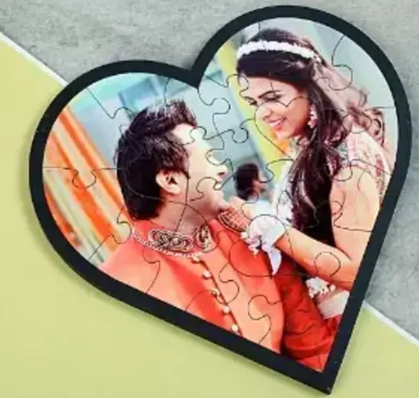 Heart-Shaped_Personalized_Puzzle_Photo_Frame