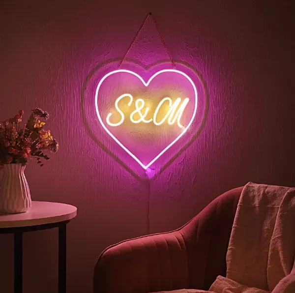 Personalized_Neon_Heart_Initial_Light