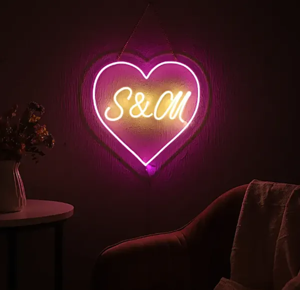 Personalized_Neon_Heart_Initial_Light