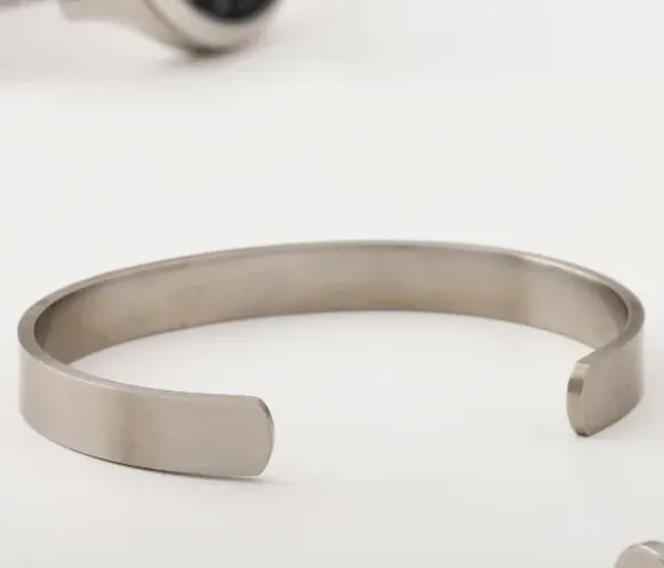 Customized_Matte_Silver_Half_Cuff_Bracelet_with_Name_Engraving