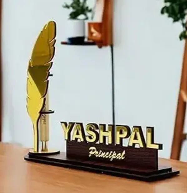 Wooden_Personalized_Desk_Name_Stand_with_Pen_Holder_(8x6.5_Inches)