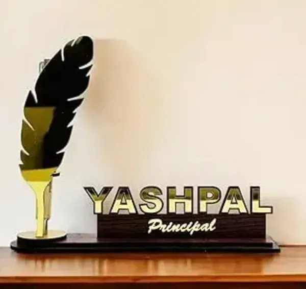 Wooden_Personalized_Desk_Name_Stand_with_Pen_Holder_(8x6.5_Inches)