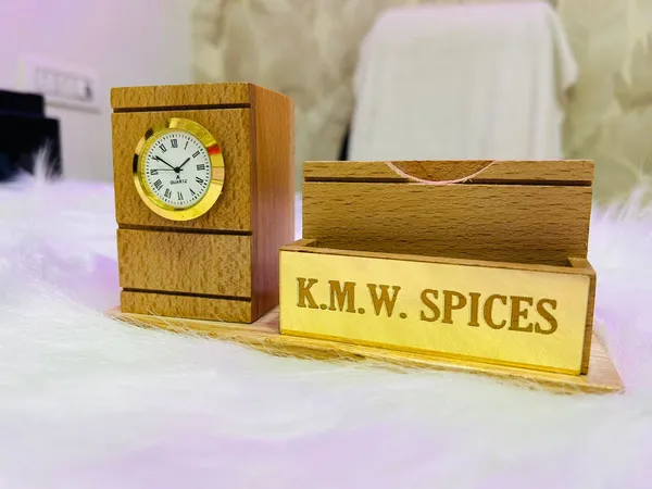 Cream_&_Brown_Wooden_Pen_Stand_for_Desk_Organization