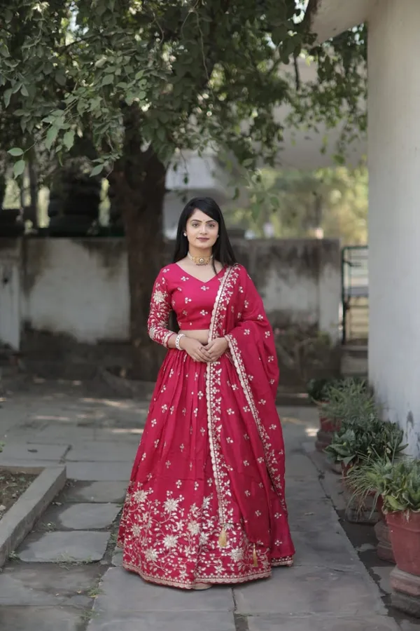 Stunning_Lehenga_crafted_from_premium_Vichitra_Simmer_fabric