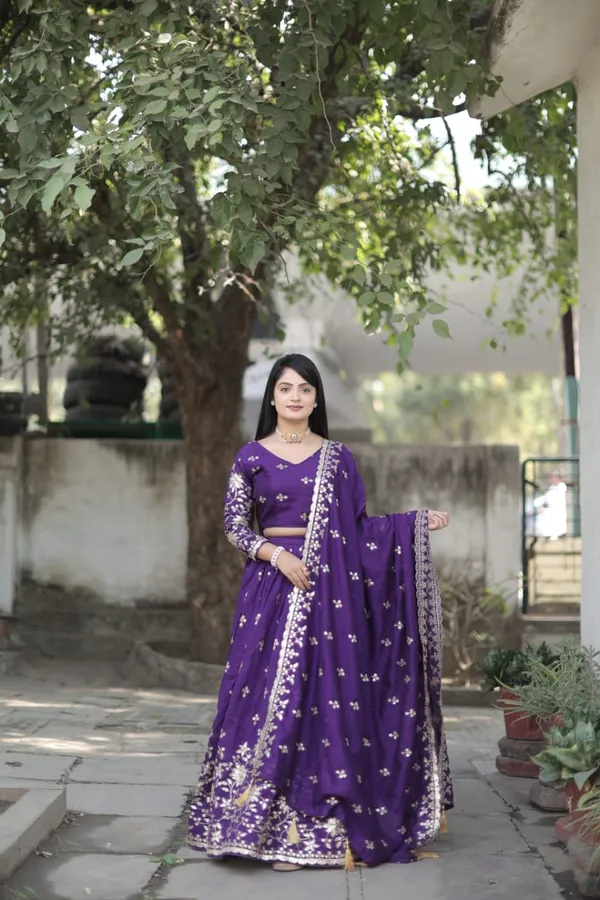 Stunning_Lehenga_crafted_from_premium_Vichitra_Simmer_fabric