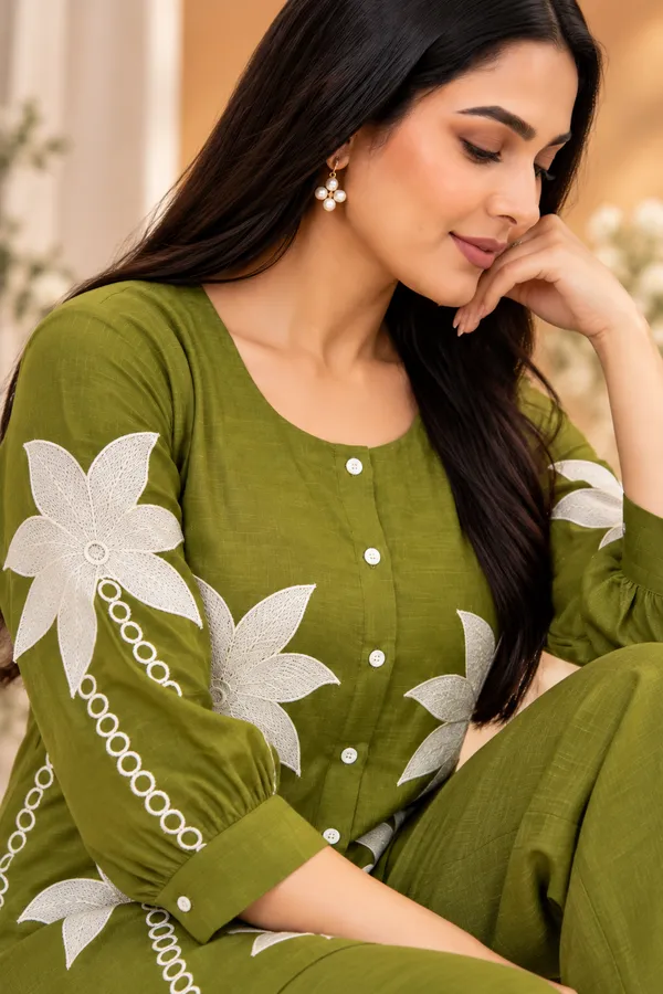 Olive_Green_Cotton_Full_Sleeve_Kurta_Pant_Set_For_Women
