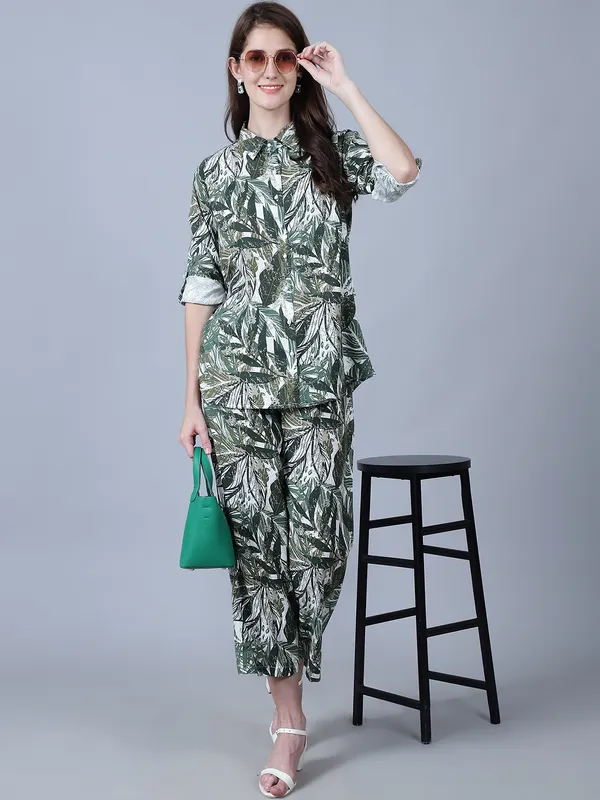 https://d1311wbk6unapo.cloudfront.net/NushopCatalogue/tr:f-webp,w-600,fo-auto/66939bae220c598c01cd254d/cat_img/Abstract_Printed_Roll_Up_Sleeves_Pure_Cotton_Shirt_With_Palazzos_IVPCLHGZJ1_2024-09-11_1.JPG__UrSense