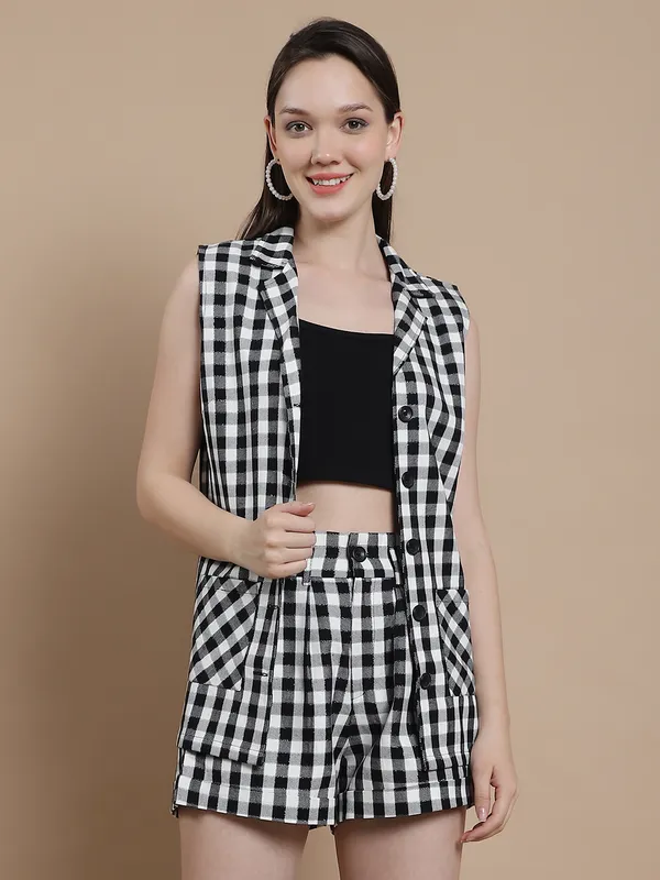 https://d1311wbk6unapo.cloudfront.net/NushopCatalogue/tr:f-webp,w-600,fo-auto/66939bae220c598c01cd254d/cat_img/Checked_Pure_Cotton_Shirt___Shorts_Co_Ords_S6WMLGLY20_2024-09-11_1.JPG__UrSense