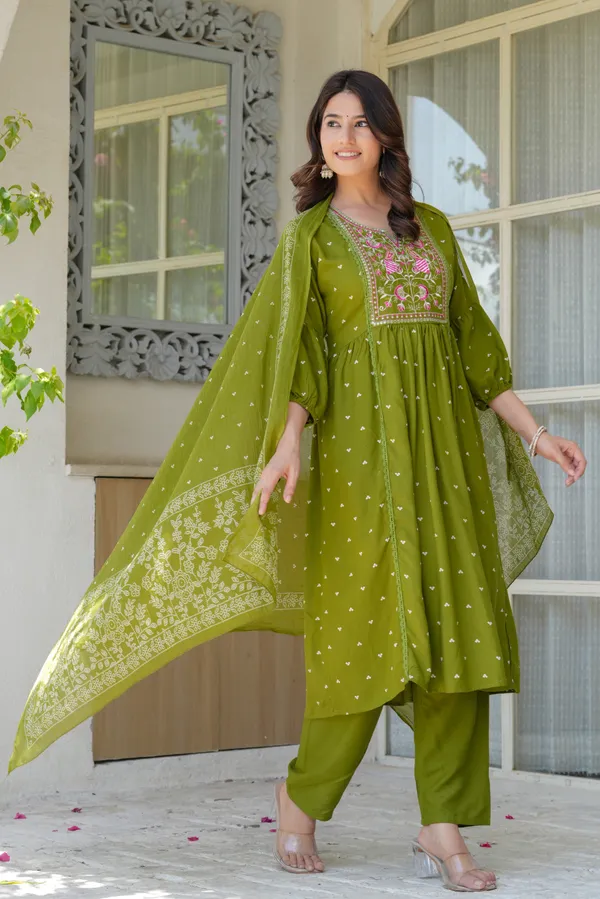 Embroidery_Kurta_Pant_Dupatta_Set_for_women