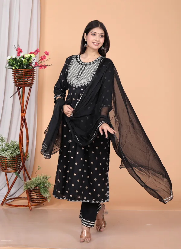 Black_Rayon_Embroidery_Kurta_Pant_Dupatta_Set_For_Women