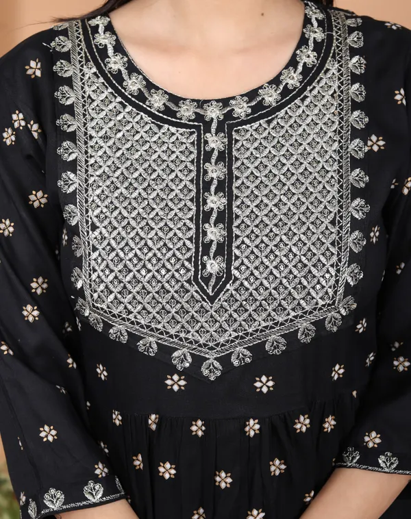 Black_Rayon_Embroidery_Kurta_Pant_Dupatta_Set_For_Women