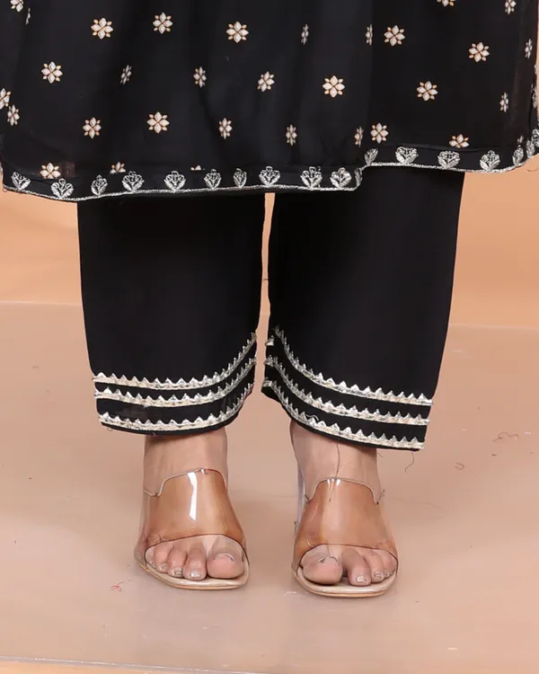 Black_Rayon_Embroidery_Kurta_Pant_Dupatta_Set_For_Women
