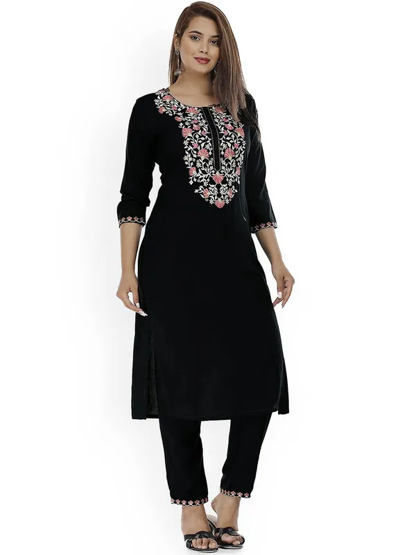 Black_Straight_Embroidery_Kurta_Pant_Set_|_Push_Premium_For_Women