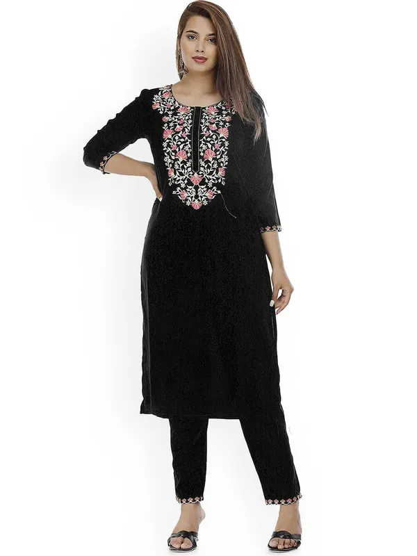 Black_Straight_Embroidery_Kurta_Pant_Set_|_Push_Premium_For_Women