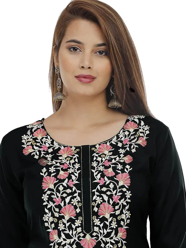 Black_Straight_Embroidery_Kurta_Pant_Set_|_Push_Premium_For_Women