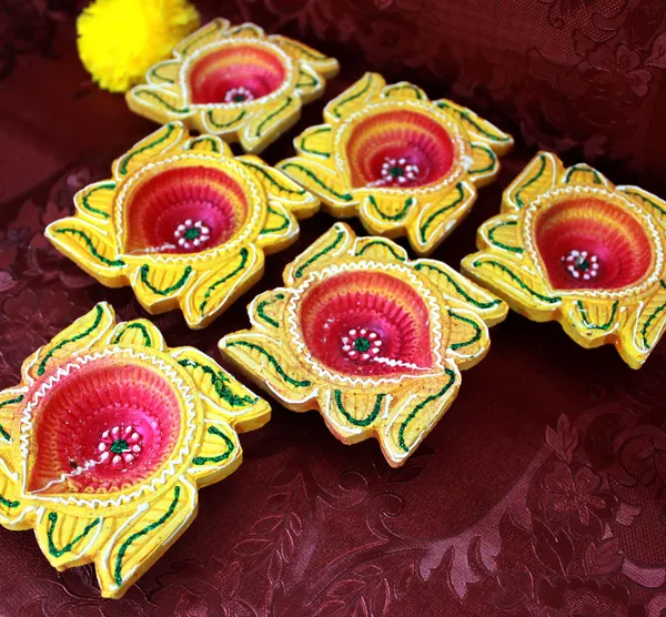 Pack_Of_12_Red_Terracotta_Diya_Set