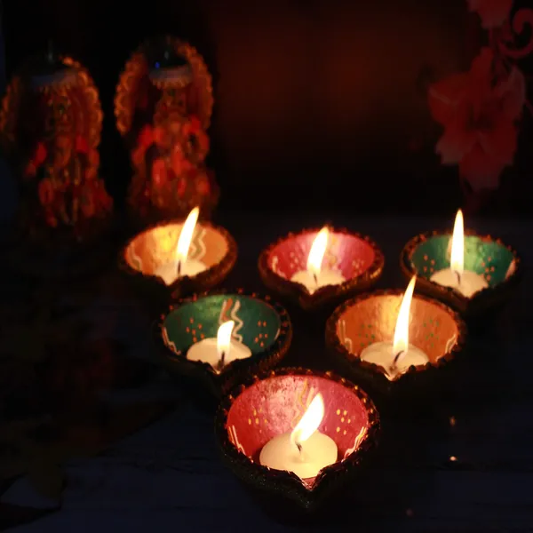 Pack_Of_6_Multicolor_Earthenware_&_Terracotta_Diya_Set