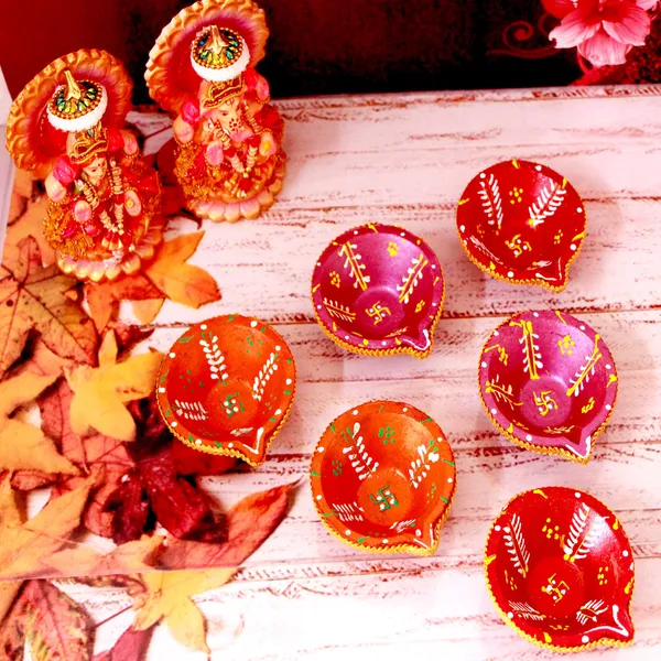 Pack_Of_6_Multicolor_Earthenware_&_Terracotta_Diya_Set_|_(7_*_3_cm)