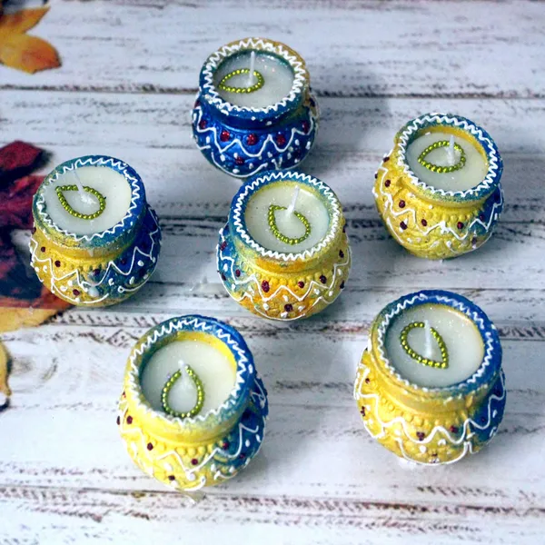 Pack_Of_6_Multicolor_Earthenware_&_Terracotta_Diya_Set