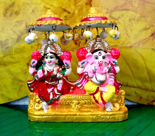 Multicolor_Glossy_Finish_Clay_Religious_Idol_&_Figurine_Showpiece