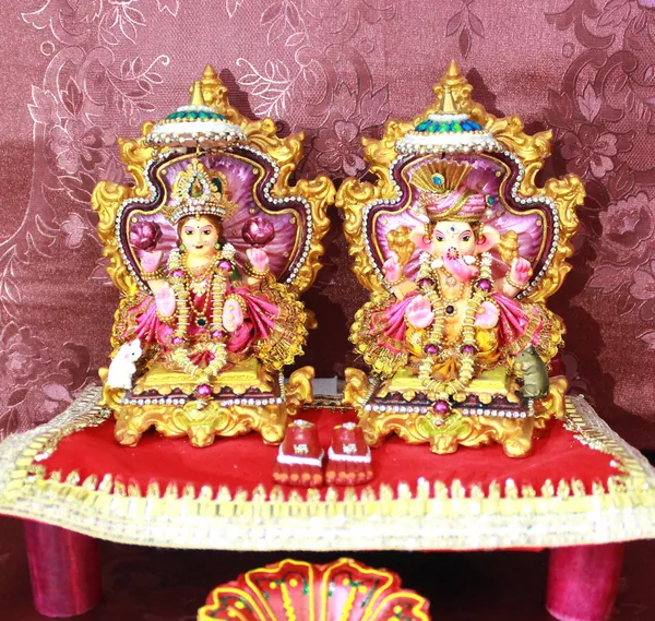 Multicolor_Diamond_Dust_Premium_Finish_Clay_Religious_Idol_&_Figurine_Showpiece