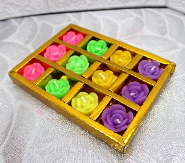 Pack_Of_24_Multicolor_Wax_Floating