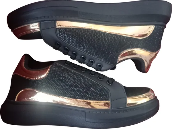 Men_Black_&_Gold_Premium_Sneakers_|_Soft_Sole_For_Strong_Feet_Support_|_Internal_Cushioning_for_Better_Breathability