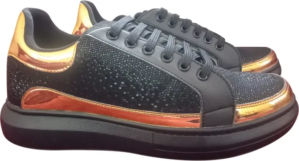Men_Black_&_Gold_Premium_Sneakers_|_Soft_Sole_For_Strong_Feet_Support_|_Internal_Cushioning_for_Better_Breathability