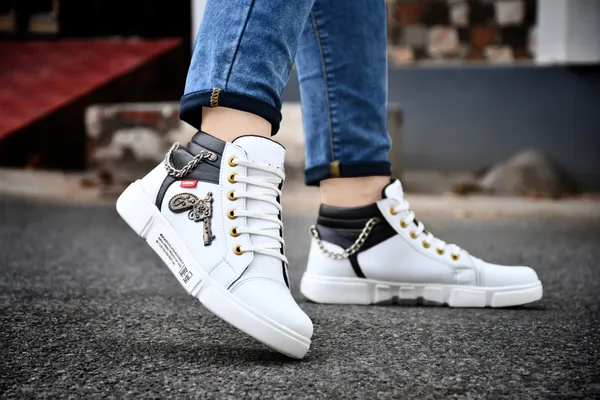Men_White_Premium_Sneakers_|_Soft_Sole_For_Strong_Feet_Support_|_Internal_Cushioning_for_Better_Breathability