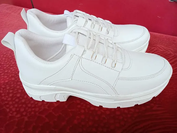 Women_White_Premium_Sneakers_|_Soft_Sole_For_Strong_Feet_Support_|_Internal_Cushioning_for_Better_Breathability