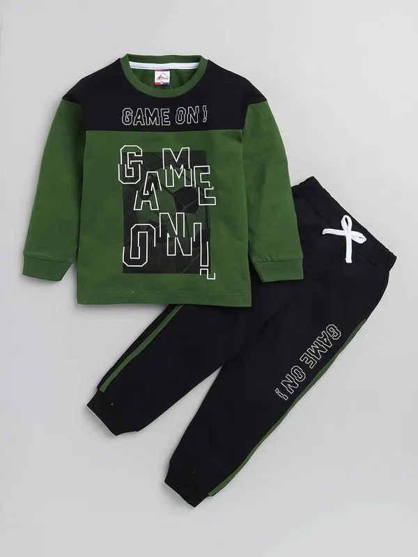 Green_Cotton_Full_Sleeve_Lightweight_Tracksuit_For_Boys