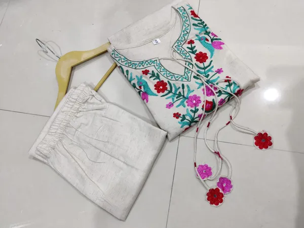 Off-White_Beautiful_Cotton_Aari_Work_Kurti_and_Palazzo_Set_For_Women