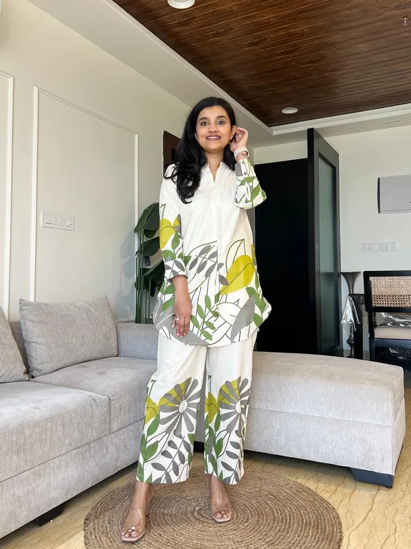 Off_White_Base_Beautiful_Cotton_Flex_Co-ord_Set_For_Women